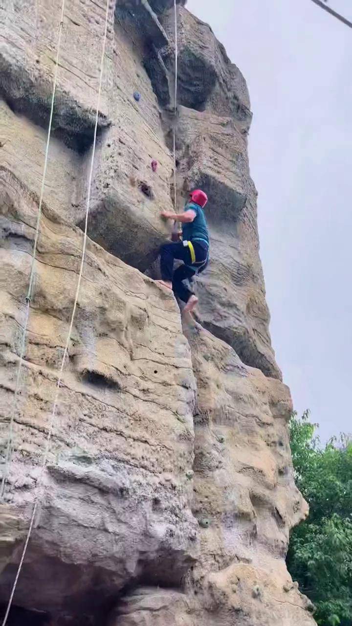 包含野外炮弹竞技攀岩,勇攀高峰的极致极限的词条 包含野外炮弹竞技攀岩,勇攀高峰的极致极限的词条