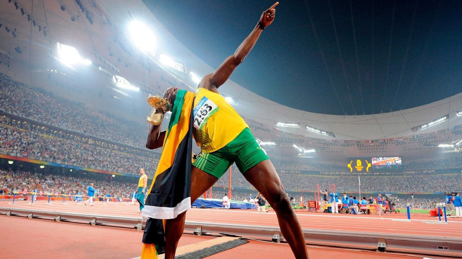 国内足球运动装备创新研发成果频出，行业技术不断突破，国产足球运动装备品牌